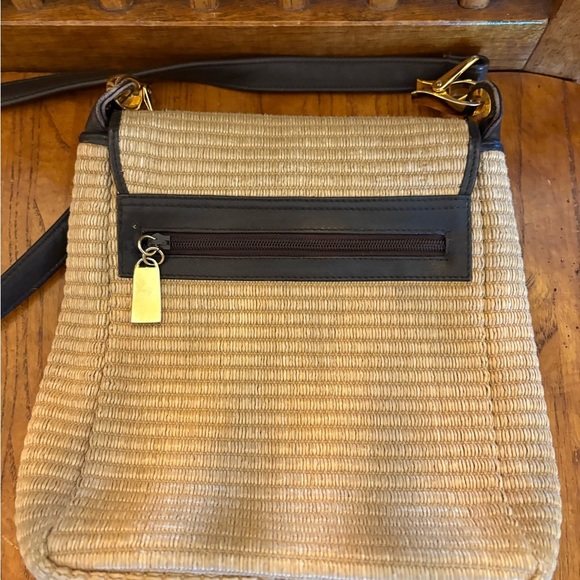 Vintage Susan Gail Straw Crossbody Bag with Black Leather Trim, Gold Hardware - Picture 7 of 13